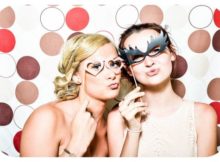 photo-booth-wedding-party-girls-160420