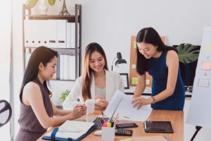 group-beautiful-asian-women-meeting-office-discussion-business_7191-984